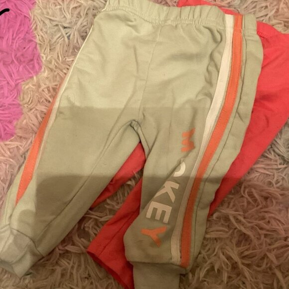 2 Pairs of 6-9 Month Pants - Picture 1 of 1